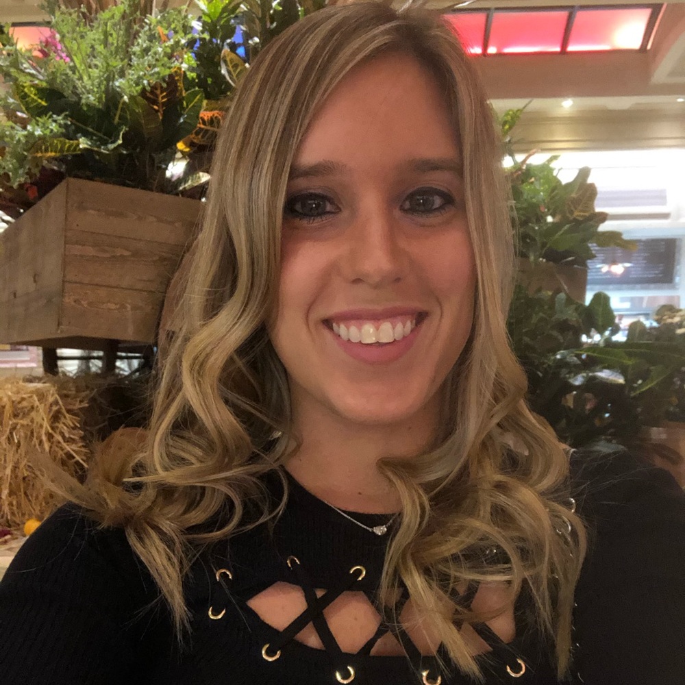 Meet your Posher, Monica